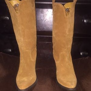 Gianni Bini Tan Cowboy style Pointy Toe Boots